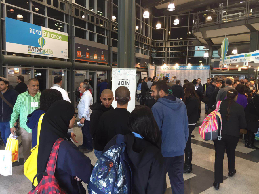 طلاب من مدرسة اجيال الثانوية يشاركون في معرض السياحة العالمية IMTM